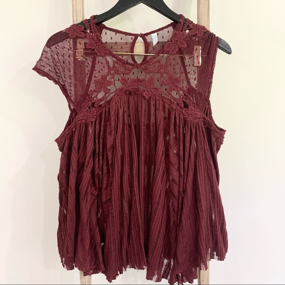 Free People Maroon Semi Sheer Pullover Lace Short Sleeve Size Medium